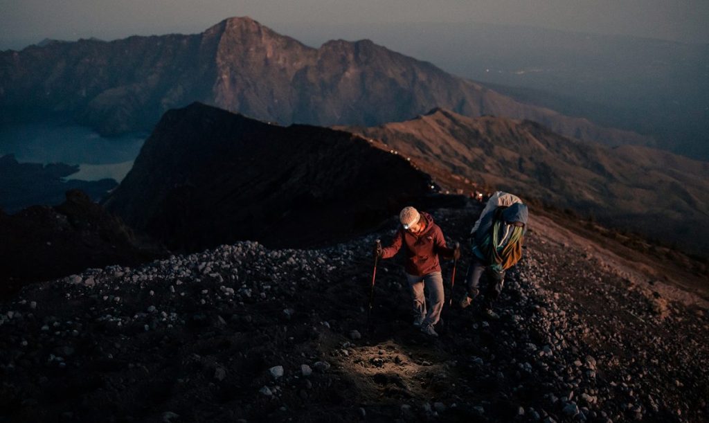 รินด์จานี, เดินป่า, ปีนเขา, ภูเขาไฟ