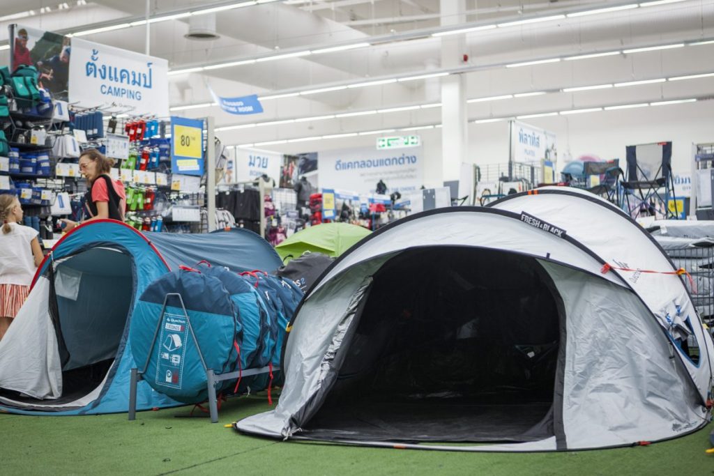 ดีแคทลอน, ร้านอุปกรณ์กีฬา, อุปกรณ์กีฬา, เสื้อผ้าออกกำลังกาย