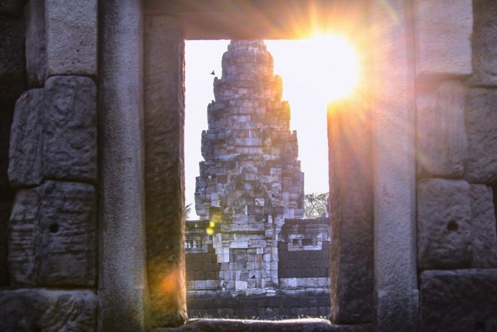 สระแก้ว, ที่เที่ยวสระเที่ยว, ปราสาทหิน, ปราสาท