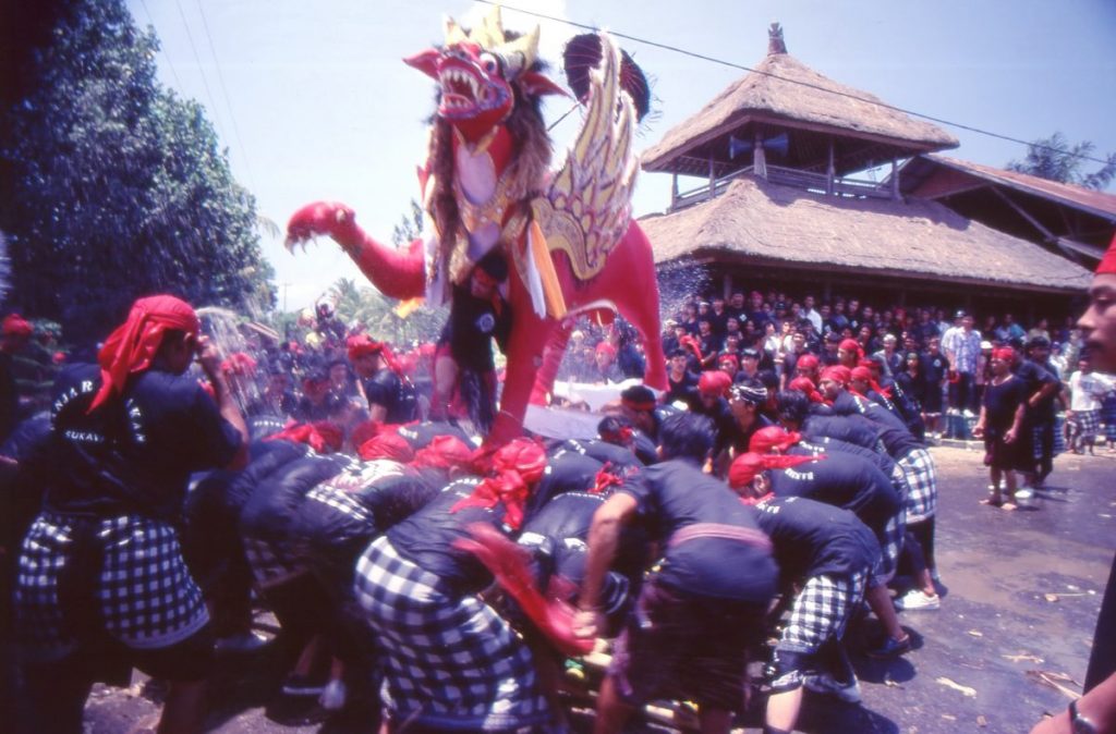 บาหลี, เที่ยวบาหลี, วัฒนธรรม, ความเชื่อ, อินโดนีเซีย, เมรุ, เมรุมาศไทย, ไทย