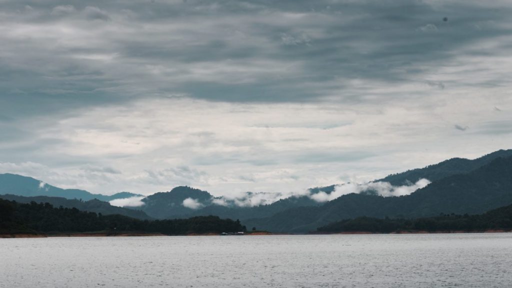 เกาะป็อบคอร์น. ท่องเที่ยว. เที่ยวยะลา, เขื่อนบางลาง