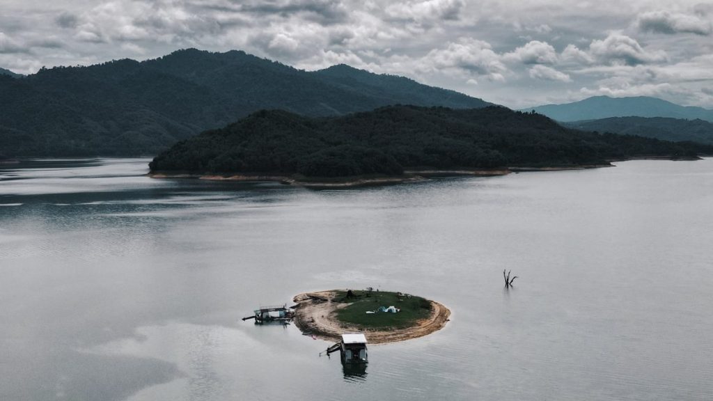 เกาะป็อบคอร์น. ท่องเที่ยว. เที่ยวยะลา, เขื่อนบางลาง