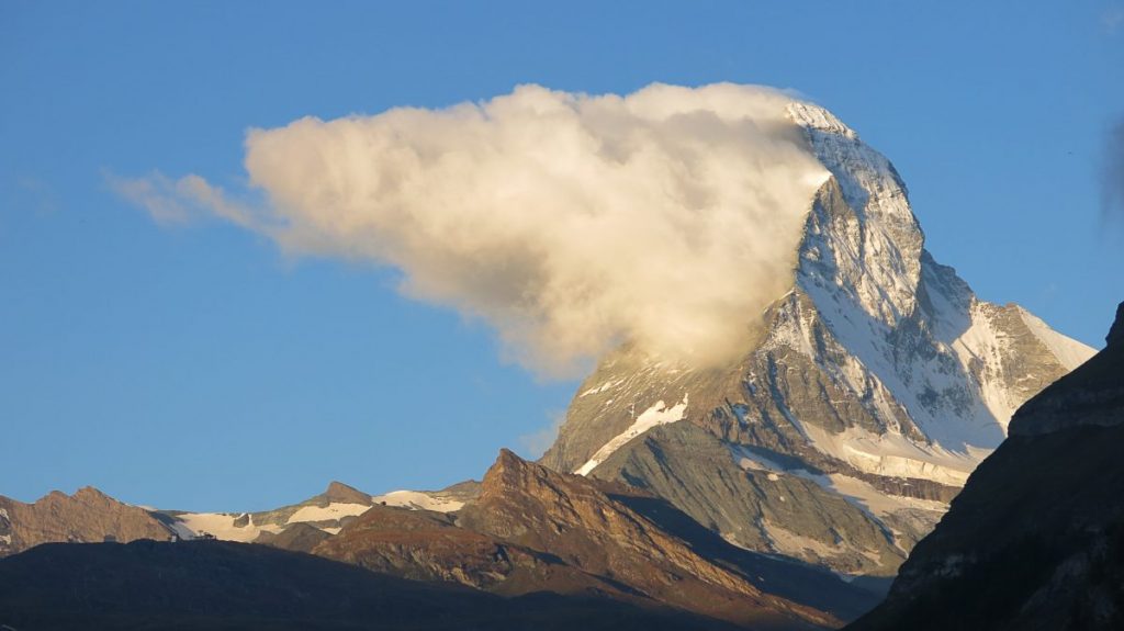 เมฆรูปธง, เมฆ