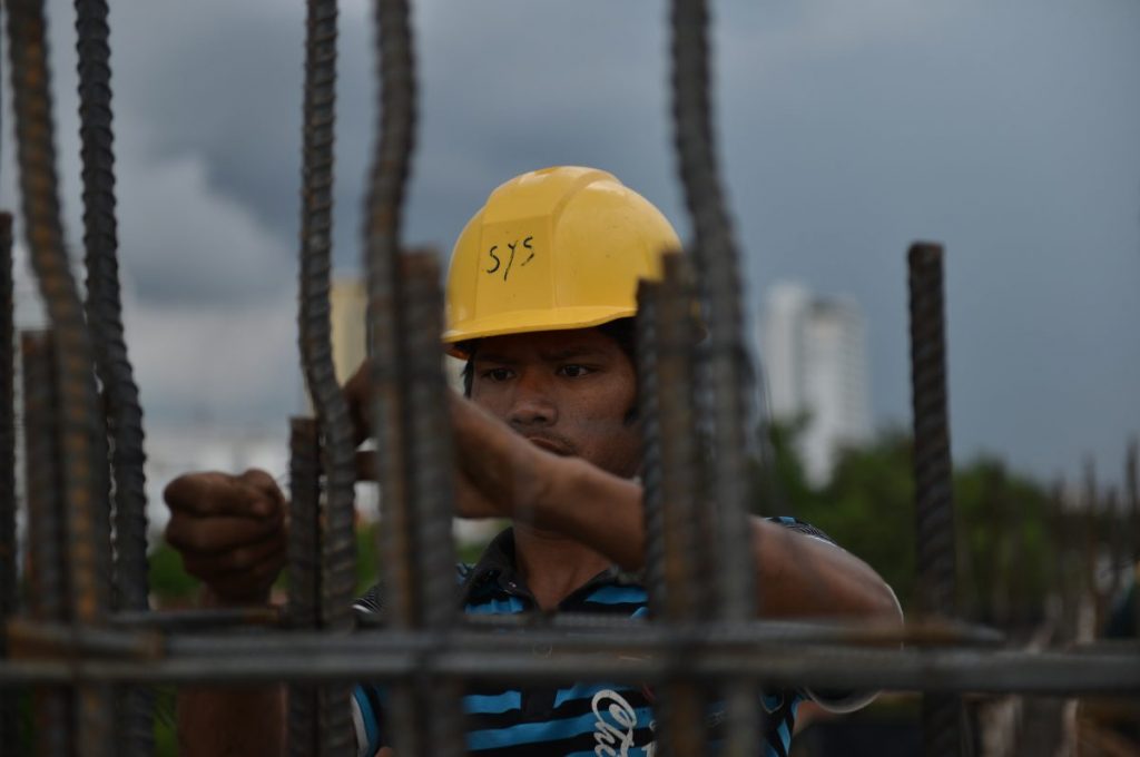 แรงงานก่อสร้าง, ฝันเฝืองในเมืองใหญ่