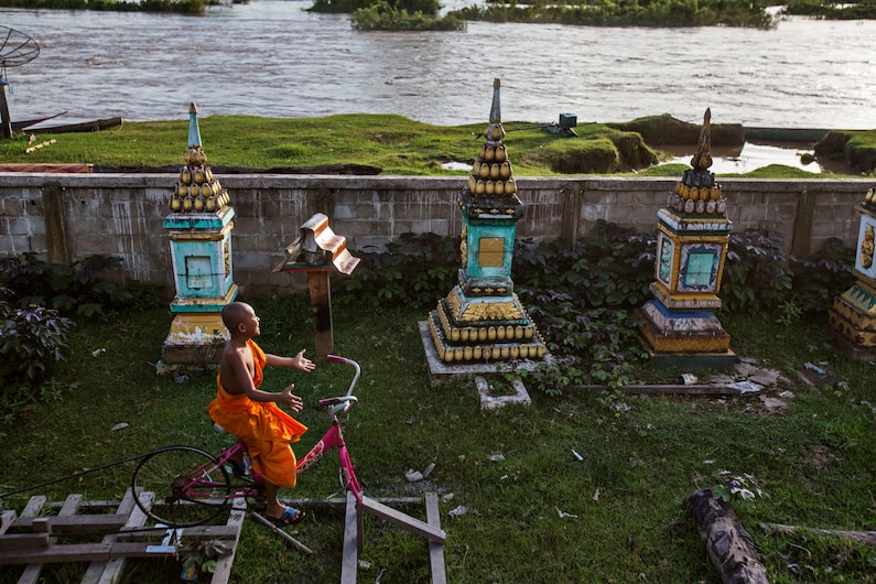 เณร, ชาวลาว, วัดลาว, แม่น้ำโขง