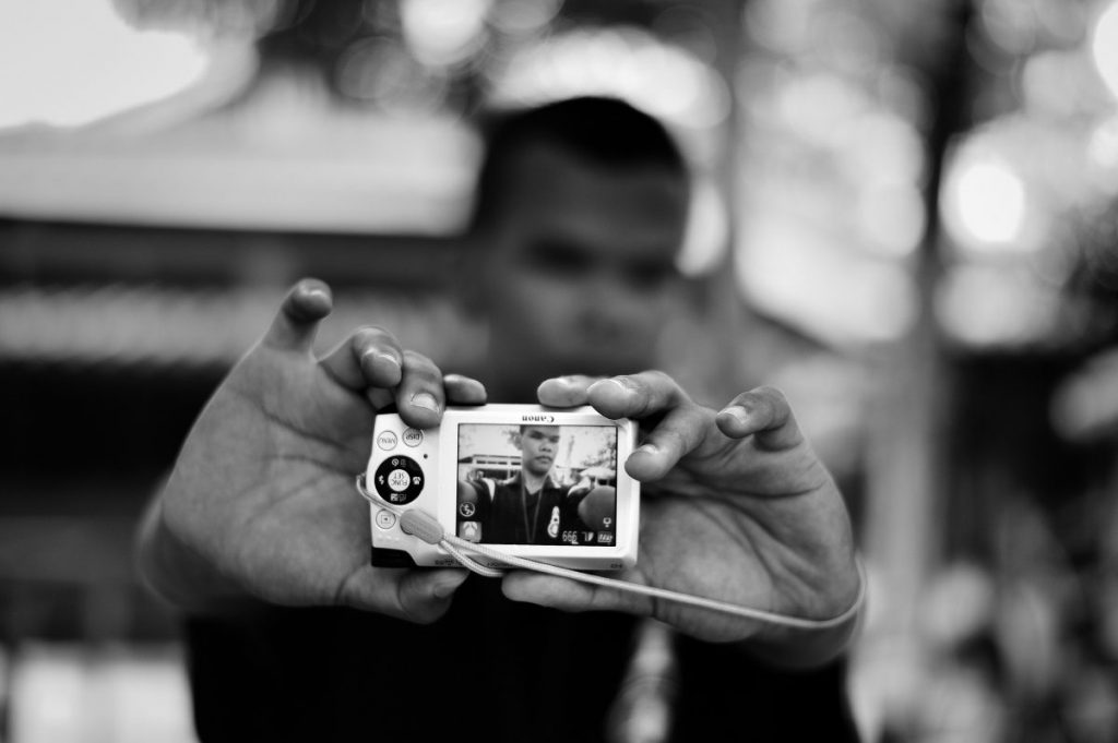 ถ่ายภาพ