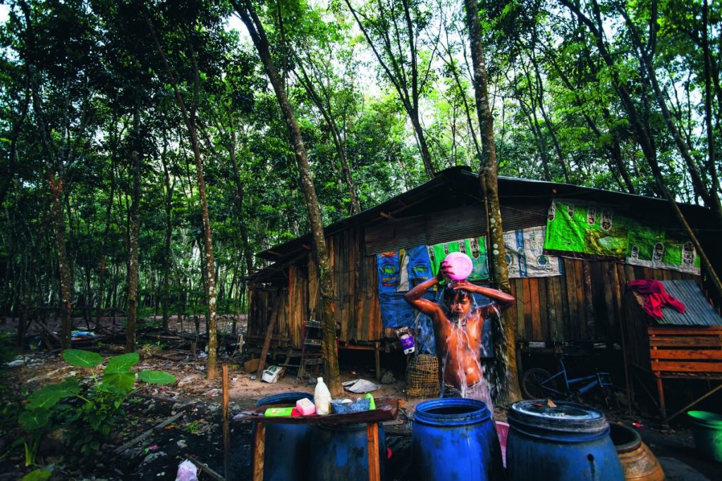 อาบน้ำ, สวนยาง, หลุมดำ, เผาถ่าน