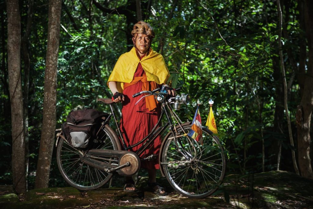 จักรยาน, พระสงฆ์, หลวงพ่อสมบูรณ์ สุมังคโล, วัดลานหินตัด