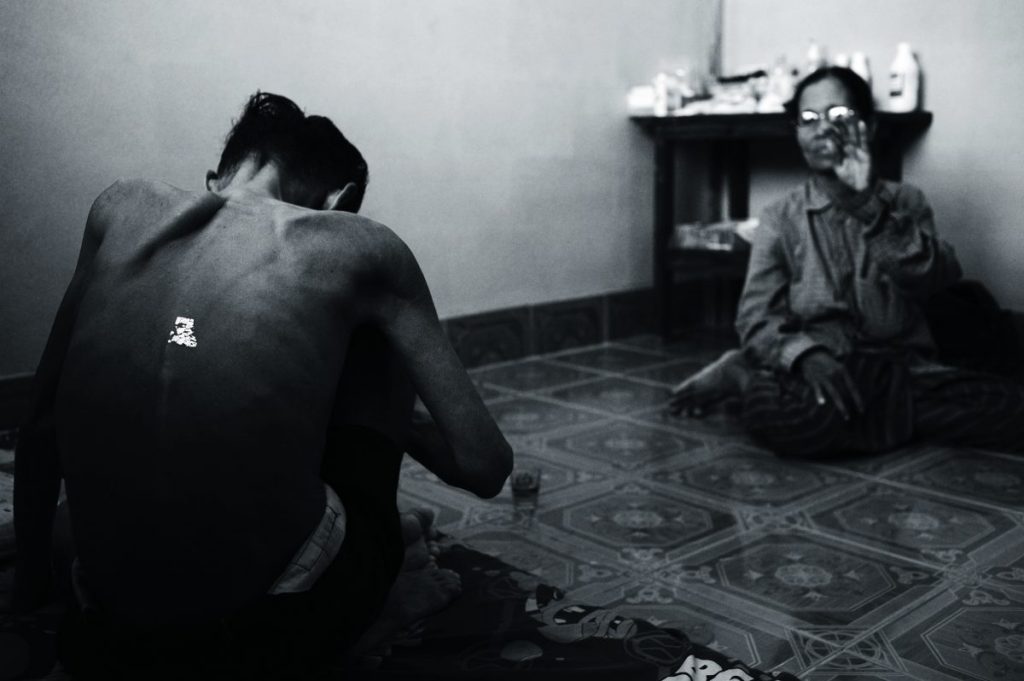 เนื้อร้าย, ความเชื่อ, ปิดทอง, คนชรา