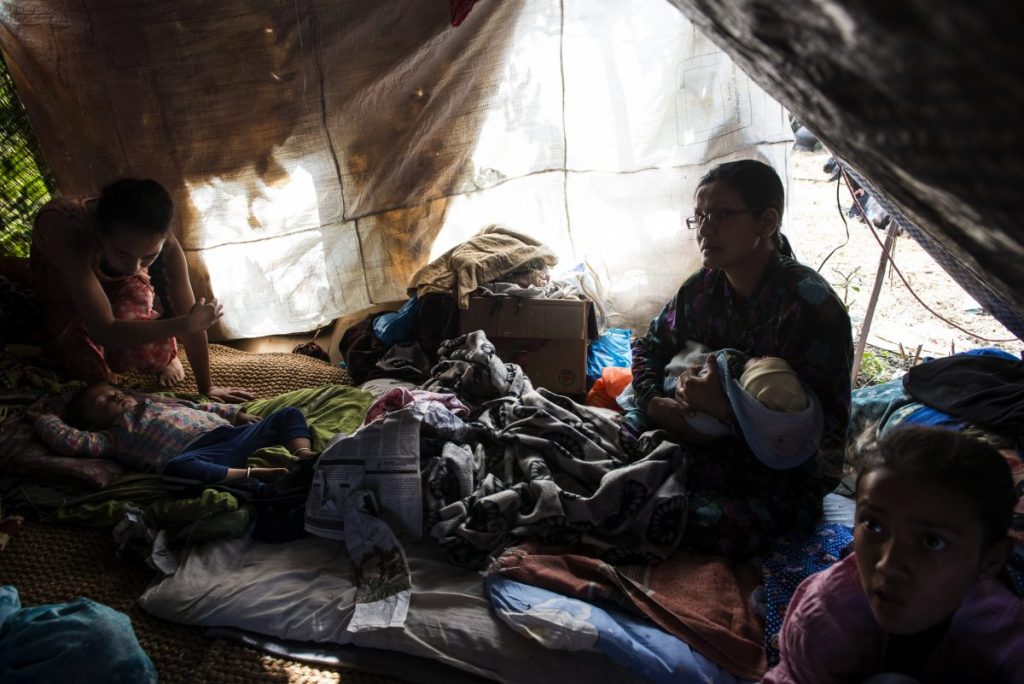 แผ่นดินไหวเนปาล, เต็นท์