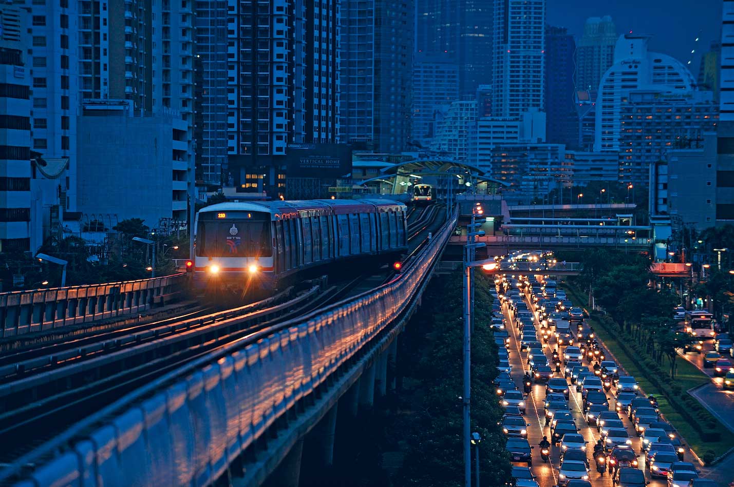 รถไฟลอยฟ้า, รถไฟบีทีเอส, บีทีเอส