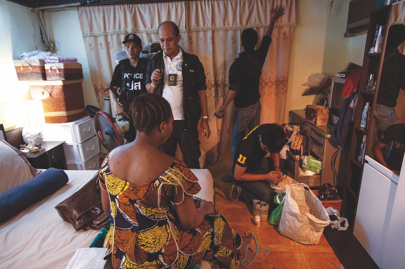 เจ้าหน้าที่ป้องกันและปราบปรามยาเสพติด, ตำรวจ, ชาวแอฟริกันในไทย, สงครามยาเสพติด, ยาเสพติด