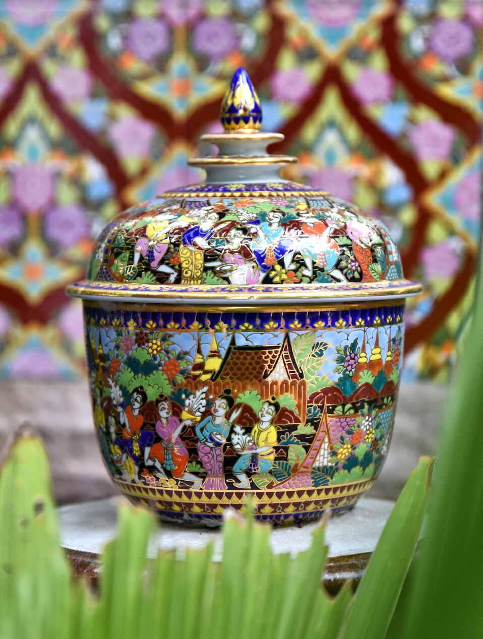 เครื่องเบญจรงค์, ดอนไก่ดี