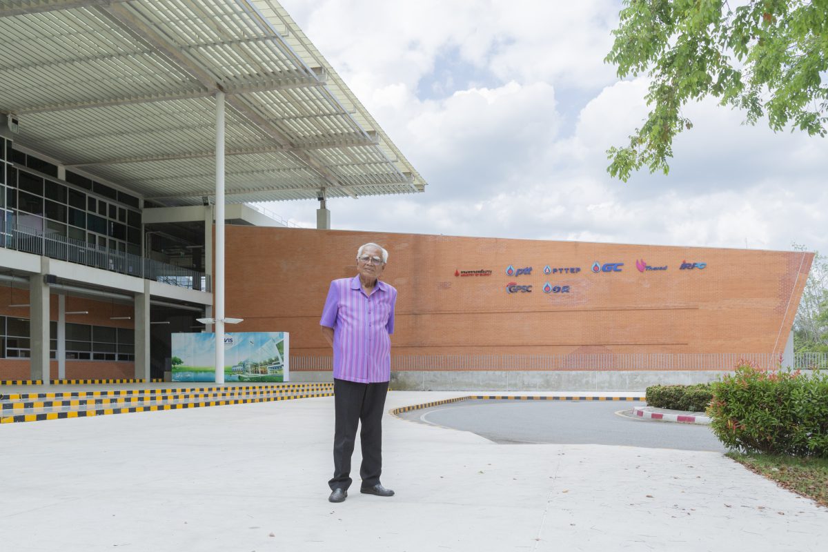 ธงชัย ชิวปรีชา