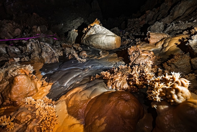 สำรวจถ้ำ