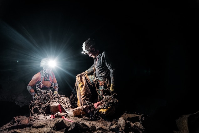 สำรวจถ้ำ