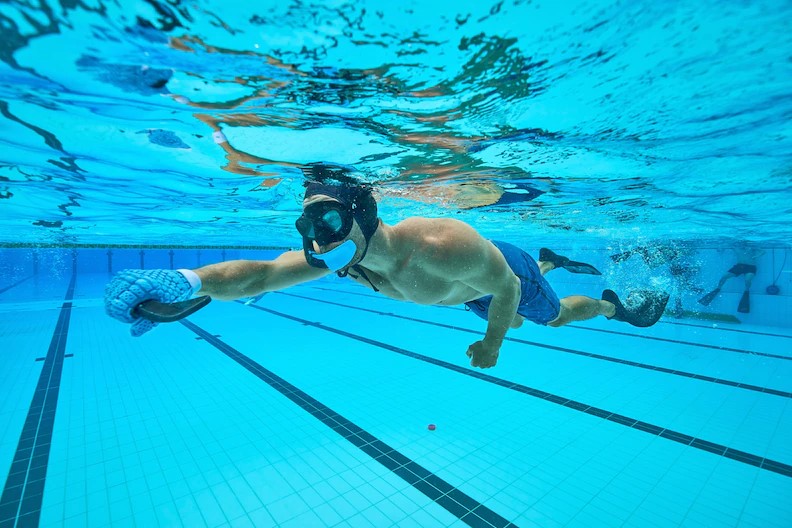 ผลงาน คริส เฮมส์เวิร์ธ, คริส เฮมส์เวิร์ท, สารคดี, ว่ายน้ำ