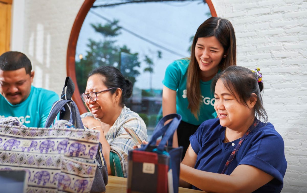 สัมผัสงานที่ทำด้วยใจอาชีพยั่งยืนชุมชนอยู่รอด วิสาหกิจกระเป๋าผ้ามาบชลูด