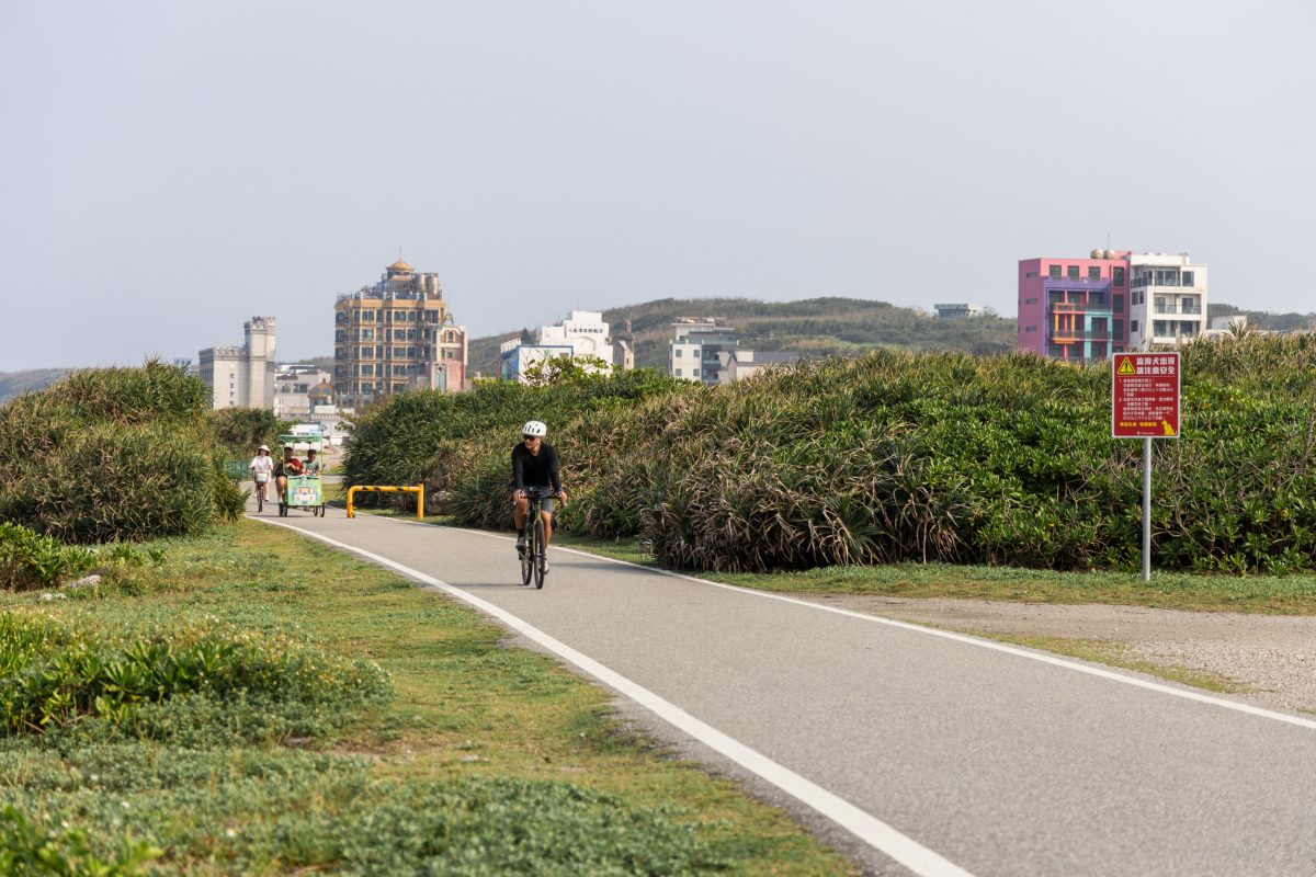 bicycle lane by the beach 